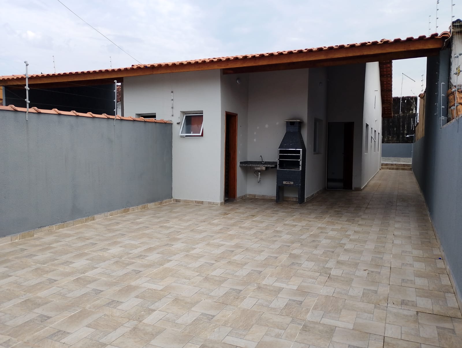 CASA NO JARDIM DAS PALMEIRAS 2 - LADO PRAIA À 1200 M DO MAR - ITANHAÉM/SP