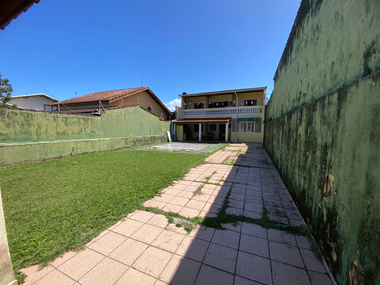 CASA NO BAIRRO SÃO JORGE - LADO PRAIA À 350 M DO MAR - ITANHAÉM/SP