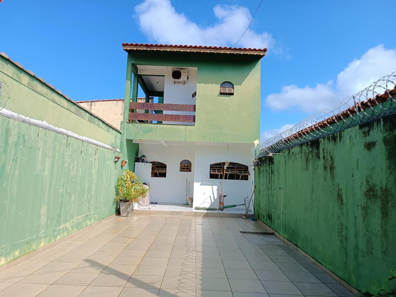 SOBRADO NO JARDIM SATELITE - LADO PRAIA - ITANHAÉM/SP