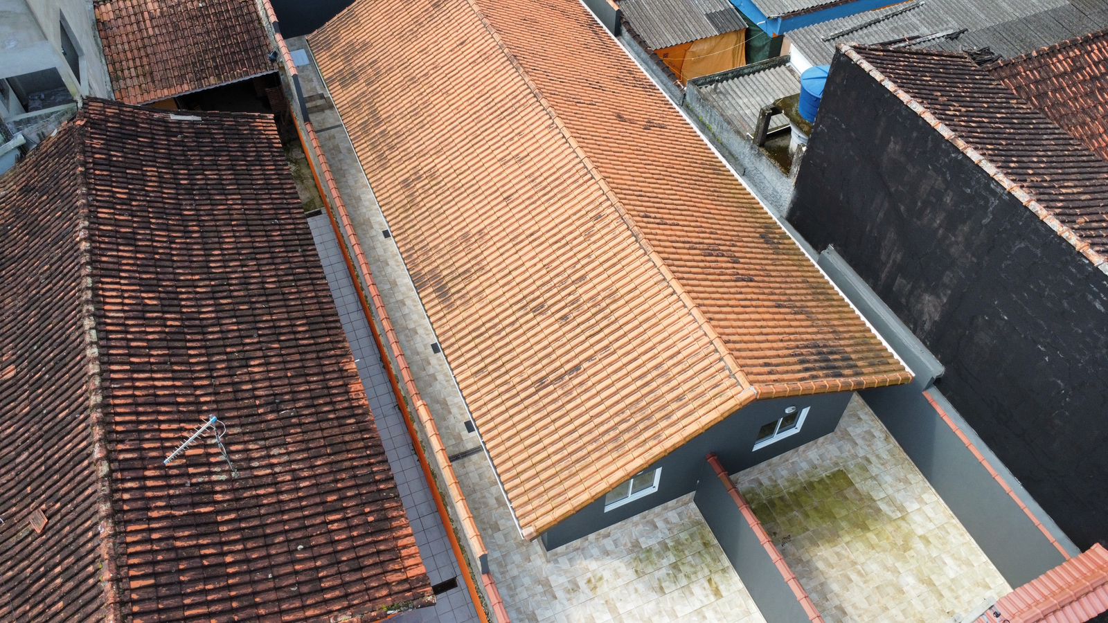 CASA NO JARDIM SUARÃO - LADO MORRO À 900 METROS DA PRAIA - ITANHAÉM/SP - foto 7