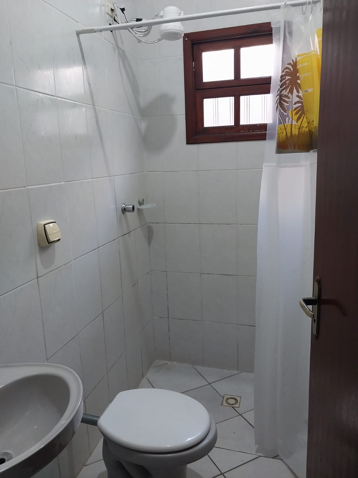 CASA NO JD. SUARÃO - ITANHAÉM - LADO PRAIA - 400 METROS DO MAR - foto 4