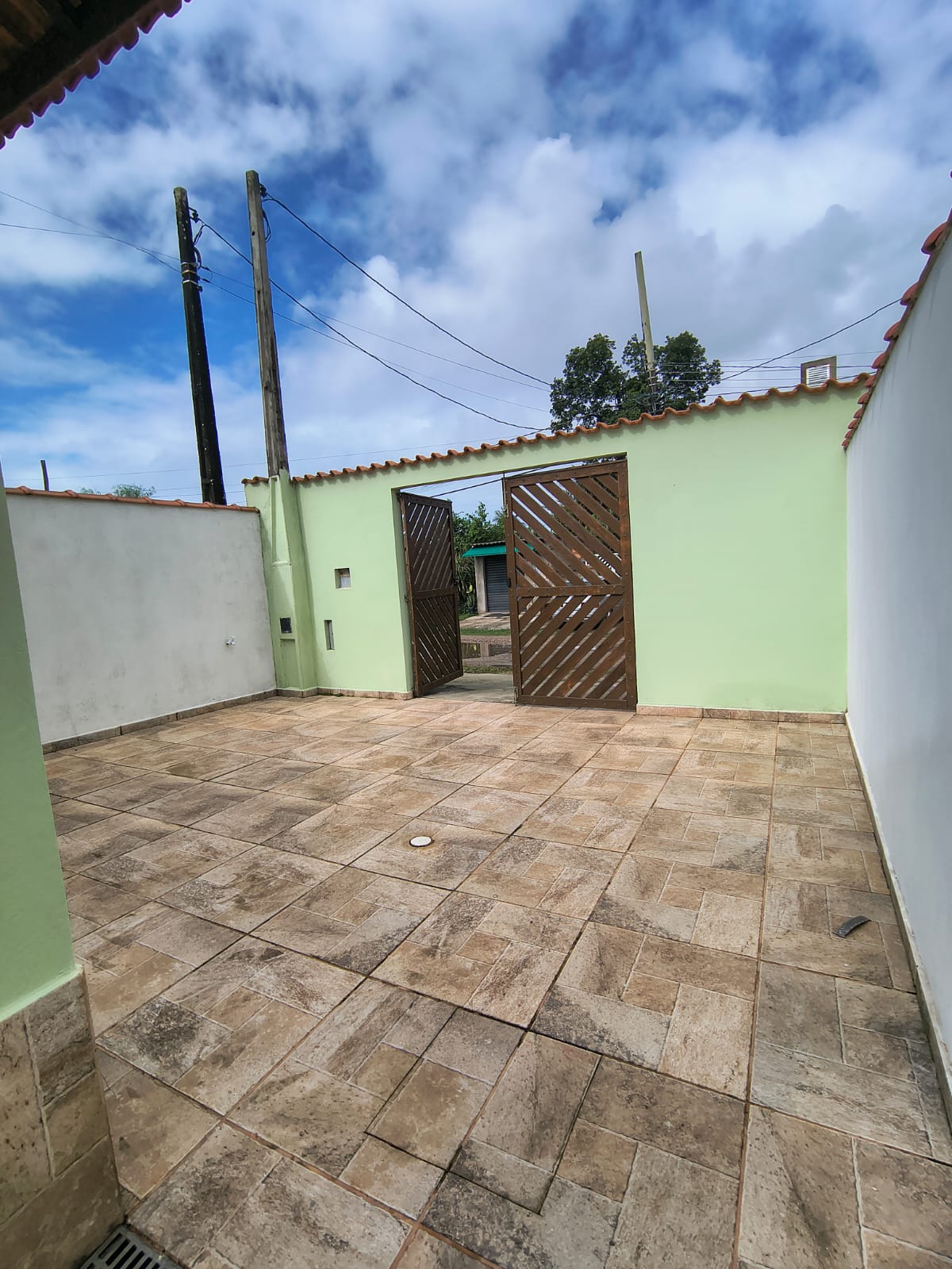CASA INDIVIDUAL NOVA LUIZAMAR - ITANHAÉM/SP - LADO MORRO - 400 METROS DA RODOVIA - foto 4