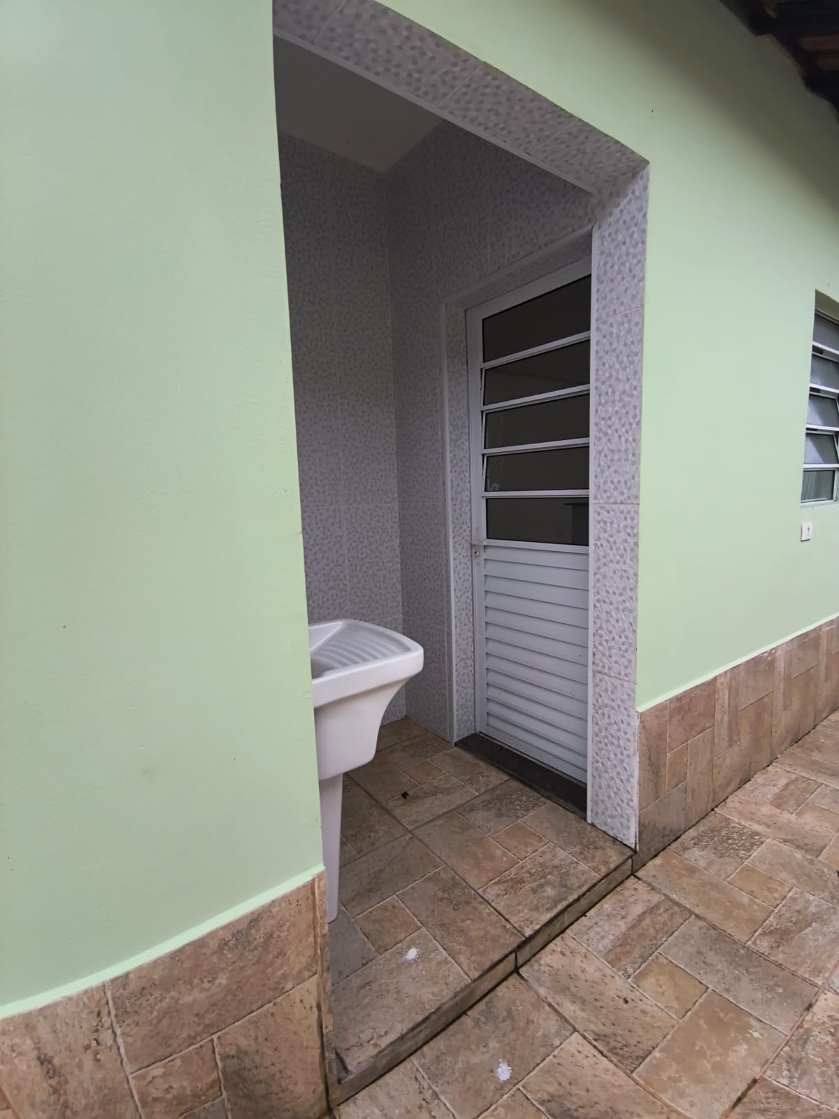 CASA INDIVIDUAL NOVA LUIZAMAR - ITANHAÉM/SP - LADO MORRO - 400 METROS DA RODOVIA - foto 5