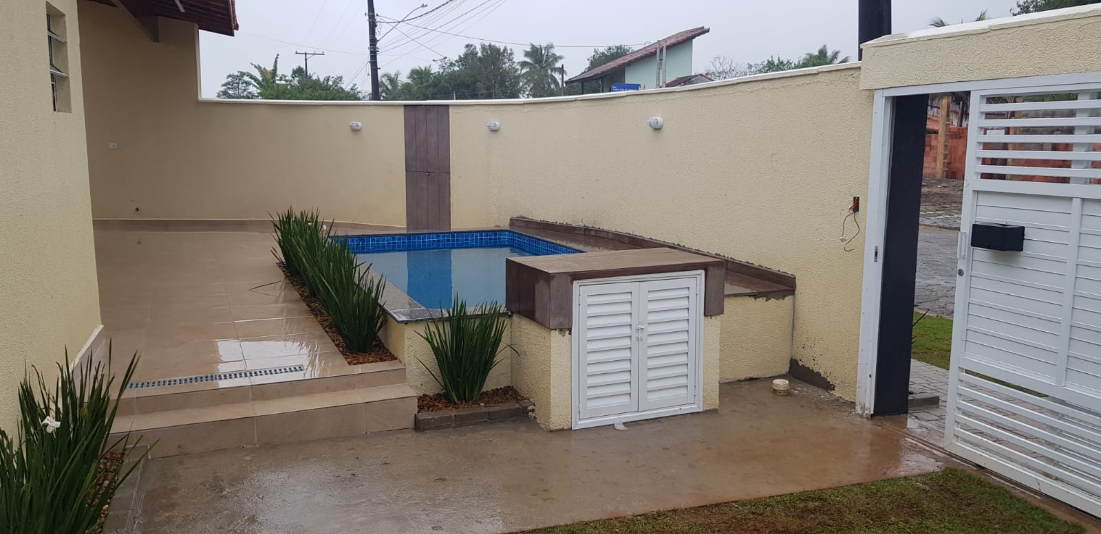 CASA NO JD. JAMAICA - ITANHAÉM - LADO MORRO - 800 METROS DA RODOVIA - foto 4