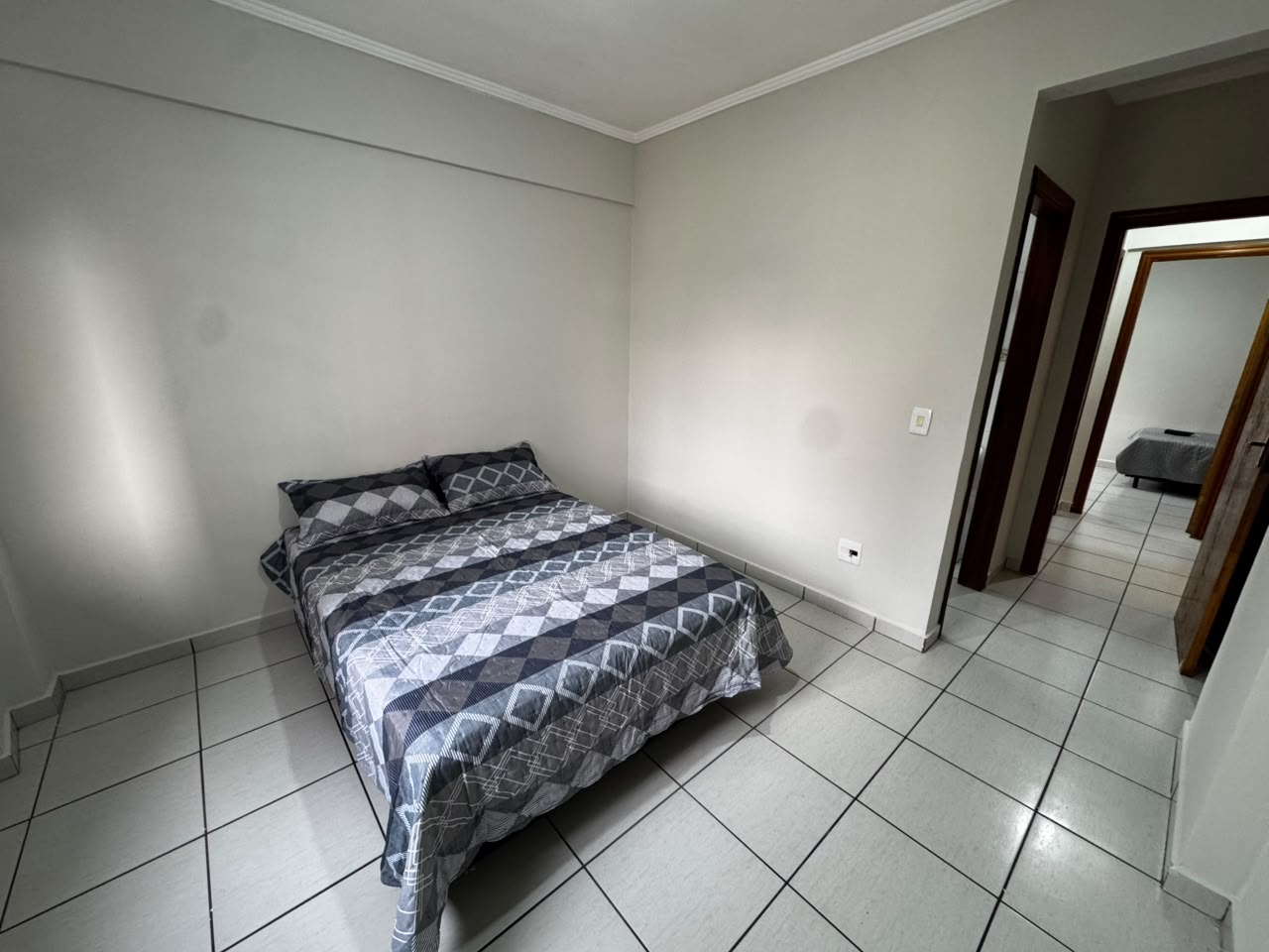 CASA NO BAIRRO AVIAÇÃO - PRAIA GRANDE - LADO PRAIA - 300 METROS DO MAR - foto 2