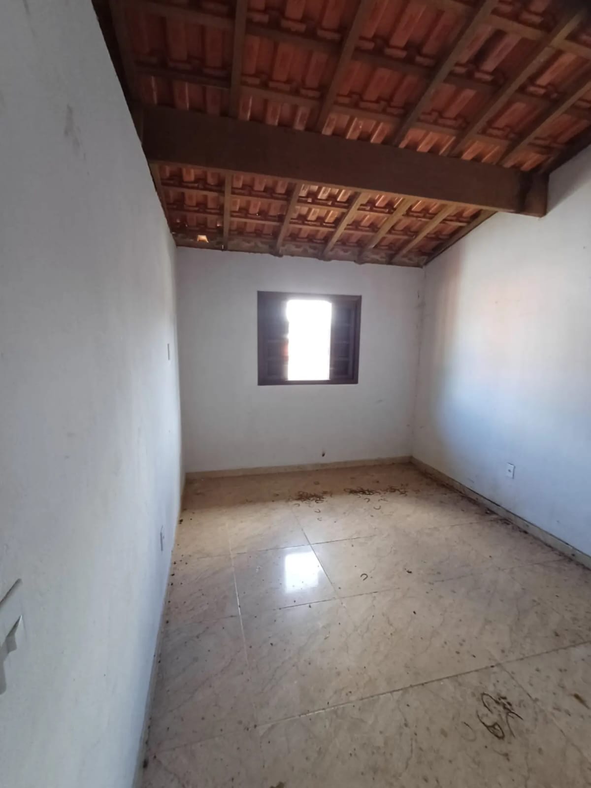 CASA NO JD. GUACYRA - ITANHAÉM - LADO MORRO - 300 METROS DA RODOVIA - foto 3