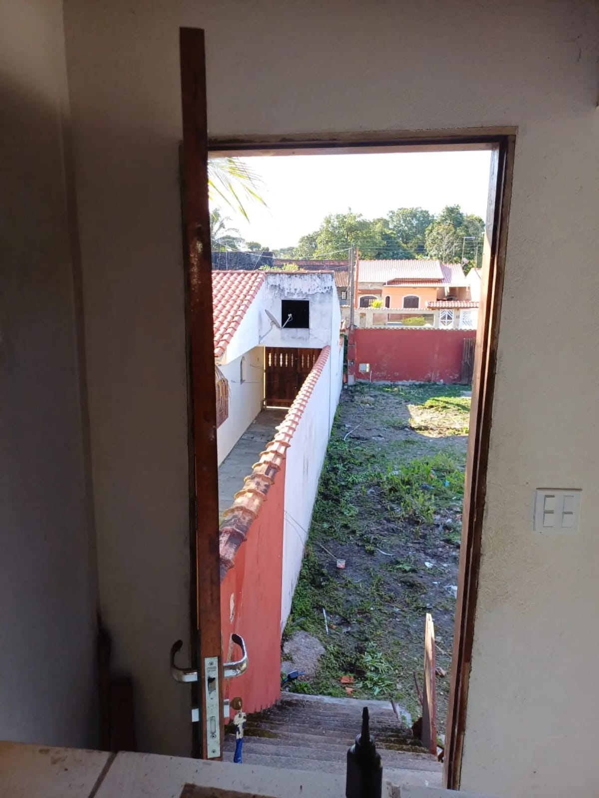 CASA NO JD. GUACYRA - ITANHAÉM - LADO MORRO - 300 METROS DA RODOVIA - foto 4