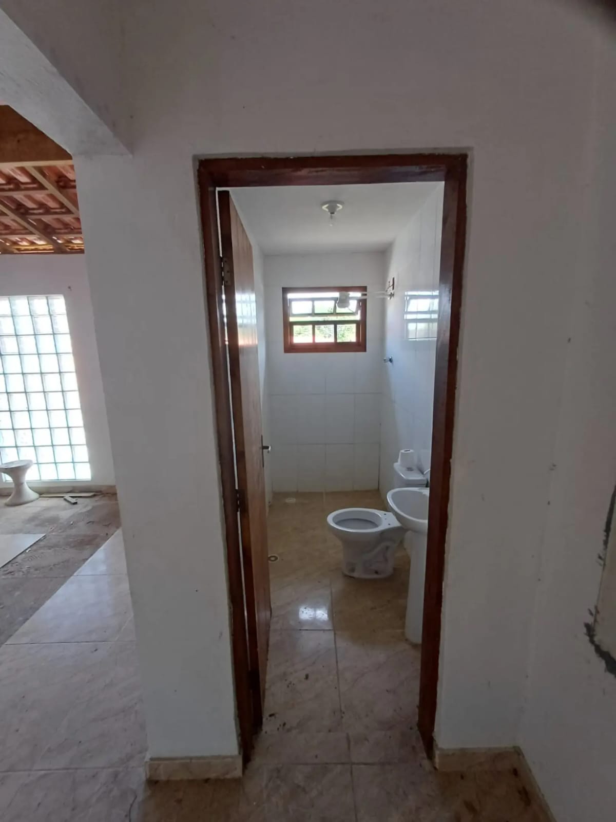 CASA NO JD. GUACYRA - ITANHAÉM - LADO MORRO - 300 METROS DA RODOVIA - foto 5