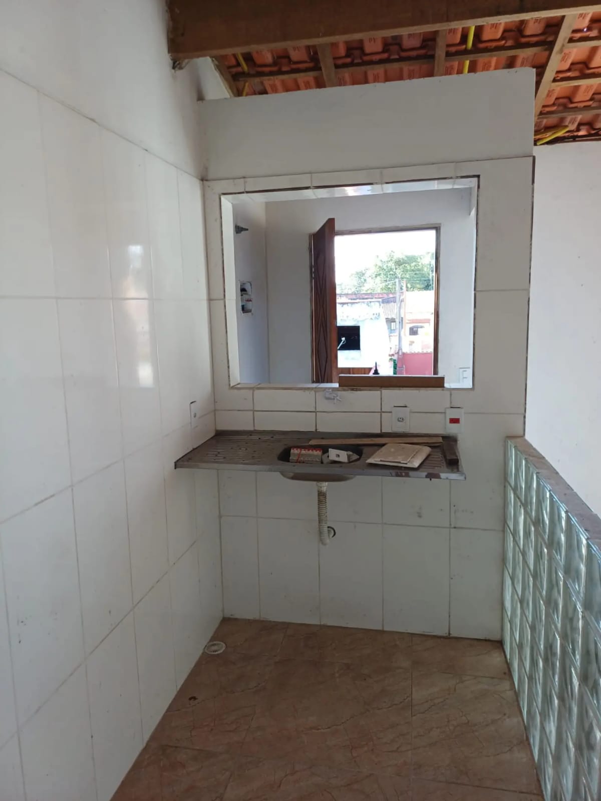 CASA NO JD. GUACYRA - ITANHAÉM - LADO MORRO - 300 METROS DA RODOVIA - foto 7
