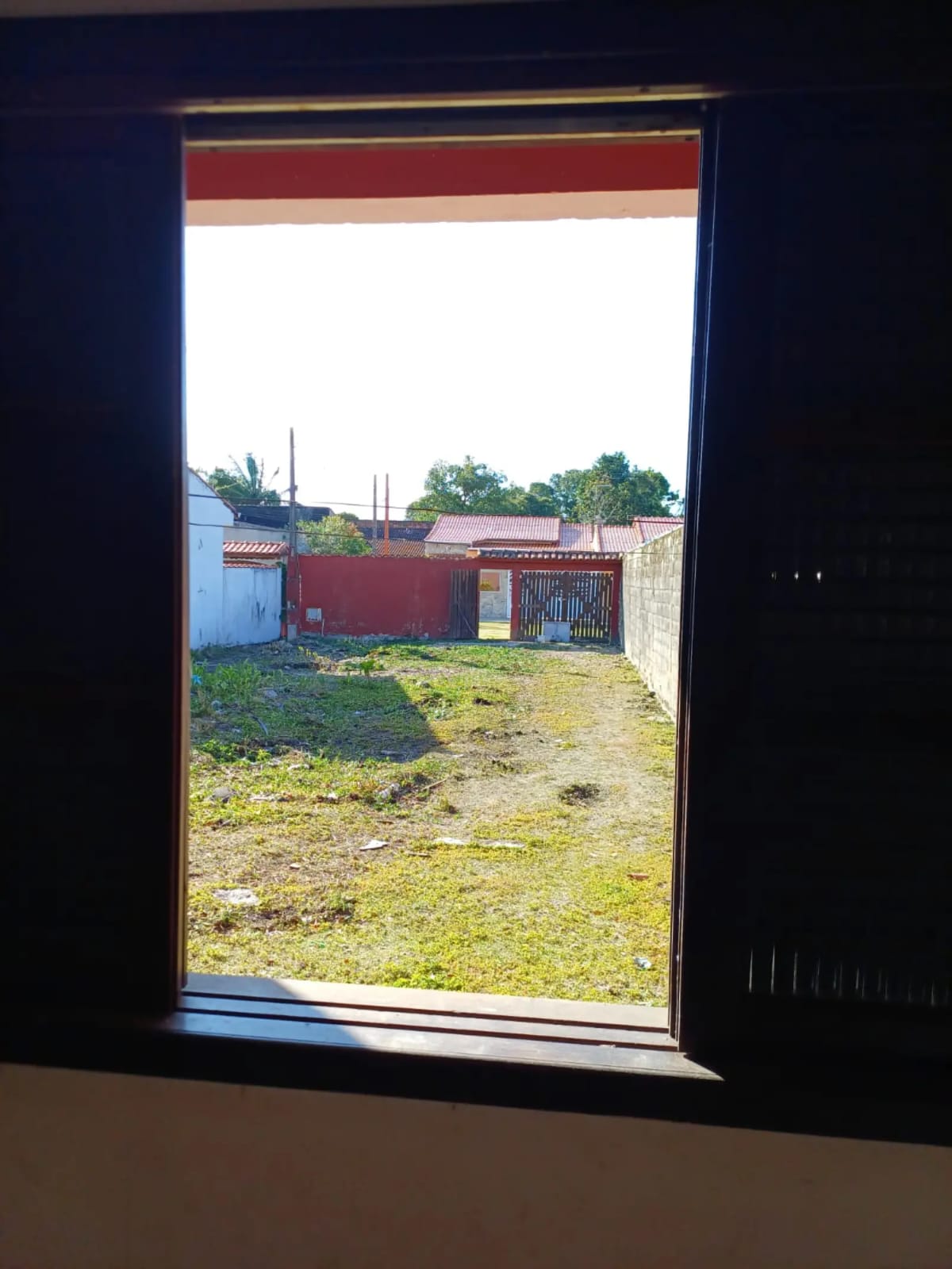 CASA NO JD. GUACYRA - ITANHAÉM - LADO MORRO - 300 METROS DA RODOVIA - foto 11
